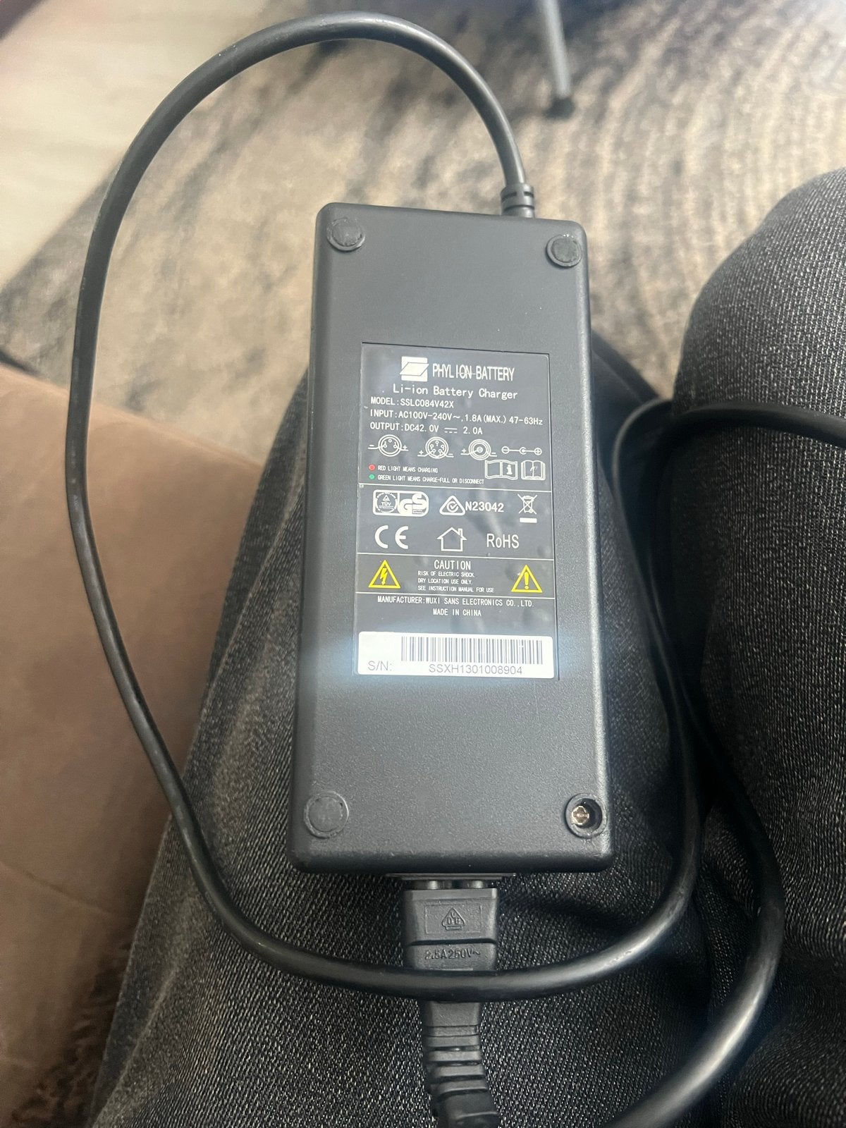 Phylion e-bike oplader 42V 2A - Origineel en werkend, Fietsen en Brommers, Ophalen, Gebruikt