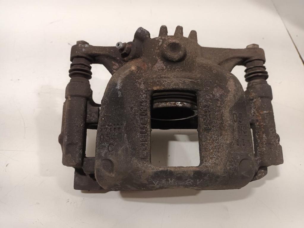 Remklauw rechts voor Renault Trafic, Onderdelen@venauto.nl, Van der Ven Autorecycling B.V., Gebruikt, Ettenseweg 76, 4706 PB Roosendaal, The Netherlands