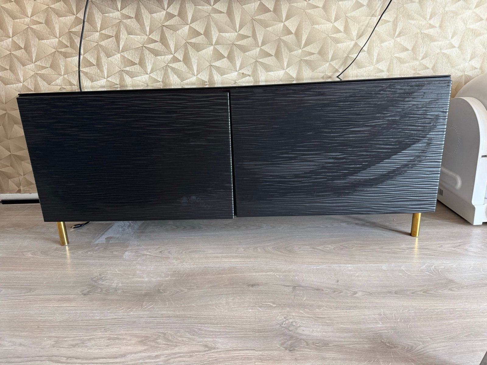 Ikea besta tv meubel met gouden poten en glazen bovenplaat, Ophalen, Gebruikt, 100 tot 150 cm, Minder dan 100 cm