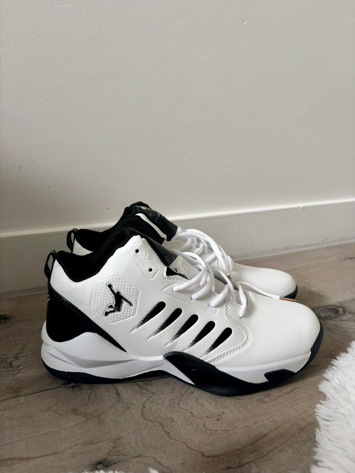 Basketbalschoenen, Ophalen of Verzenden, Nieuw, Schoenen