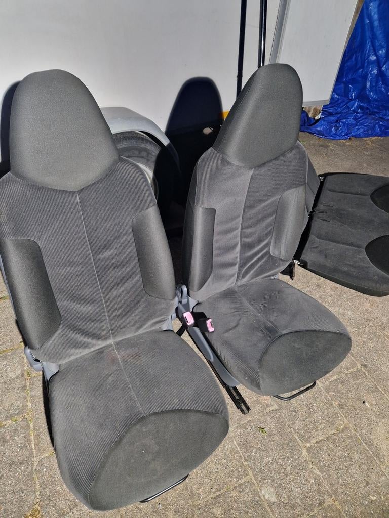 Stoelen  en achterbank toyota aygo citroen c1  en peugeot, Auto-onderdelen, Ophalen of Verzenden, Peugeot