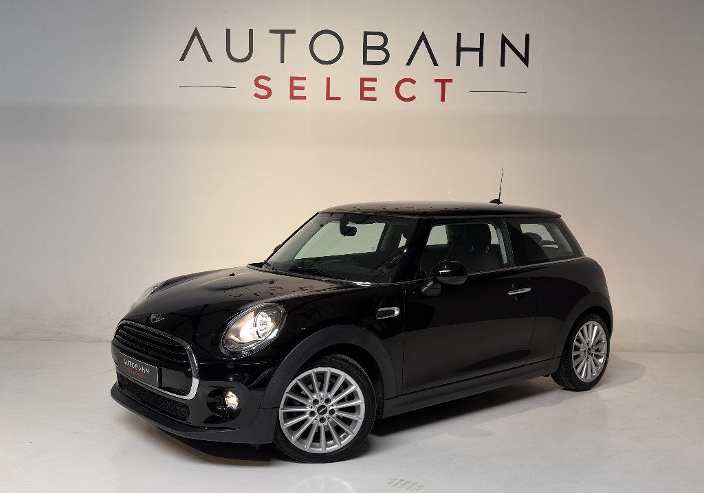 Mini 3-Deurs 1.5 Cooper Business/ org NL/ 17"/ Cruise/ navi, Voorwielaandrijving, 4 cilinders, 4 stoelen, Origineel Nederlands