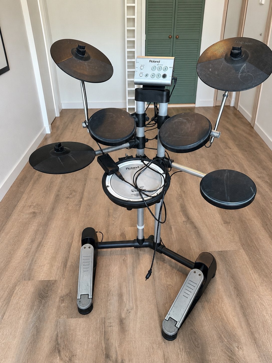 Elektrisch drumstel Roland (met kruk!), Ophalen, Zo goed als nieuw, Roland