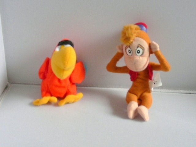 Disney # knuffels Aladin # Papegaai en Aap - 11 en 13 cm, Ophalen of Verzenden, Overige figuren, Zo goed als nieuw, Beeldje of Figuurtje