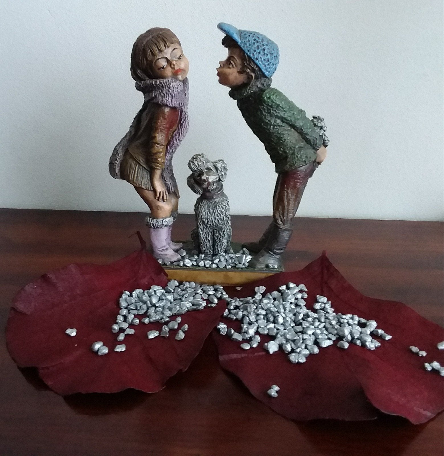 Mijn Eerste Kusje - Beeldje met hondje, Verzamelen, Beelden en Beeldjes, Ophalen of Verzenden, Zo goed als nieuw, Fantasy