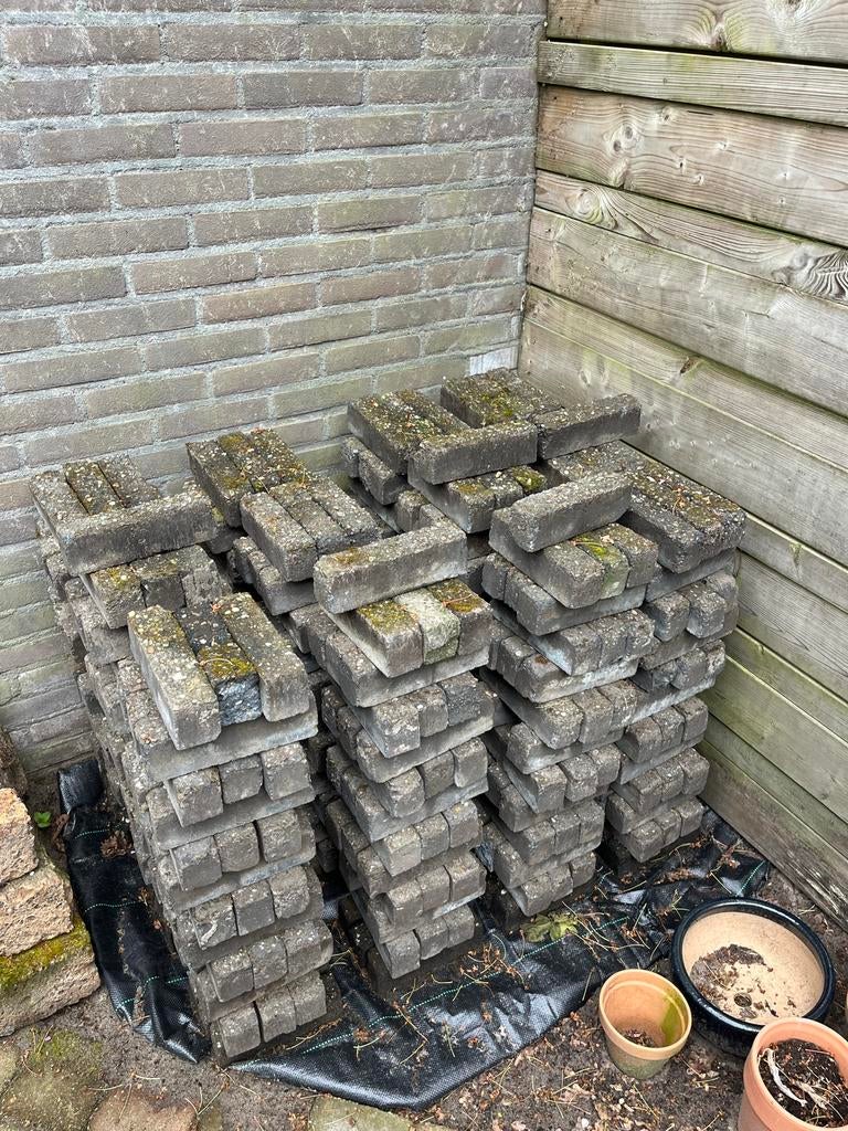 Gratis af te halen betonnen klinkers, Ophalen, Gebruikt, Klinkers, Minder dan 5 m²