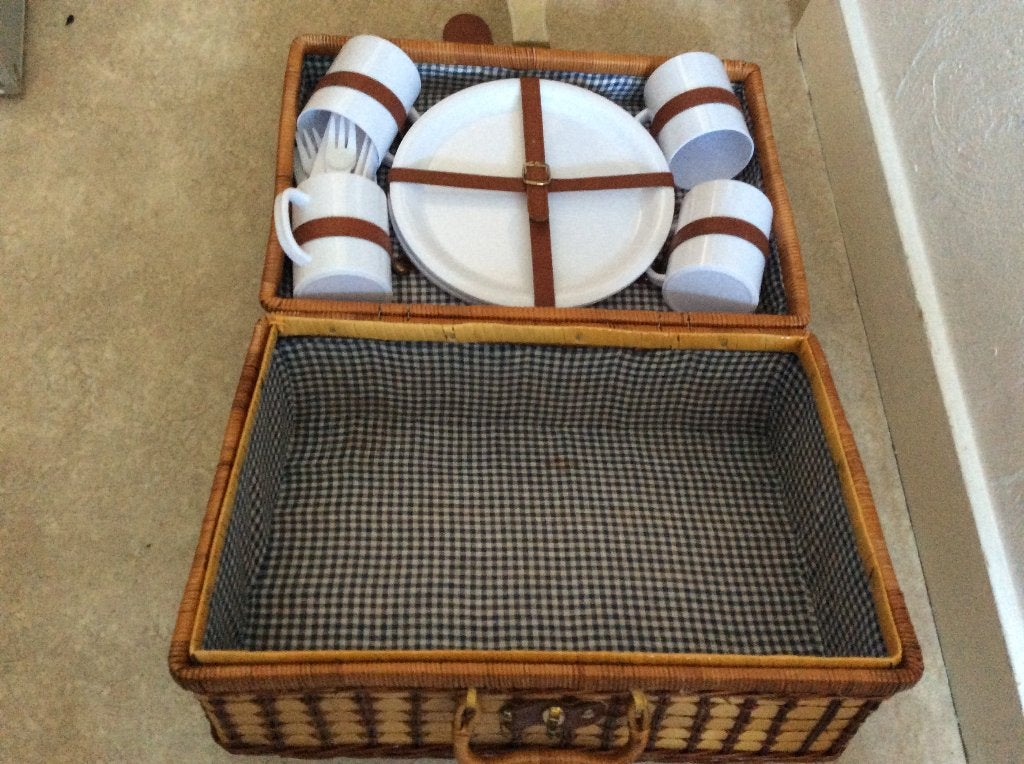 Picknickmand 44 x 30 x 20 cm. met inhoud voor 4 personen, Ophalen of Verzenden