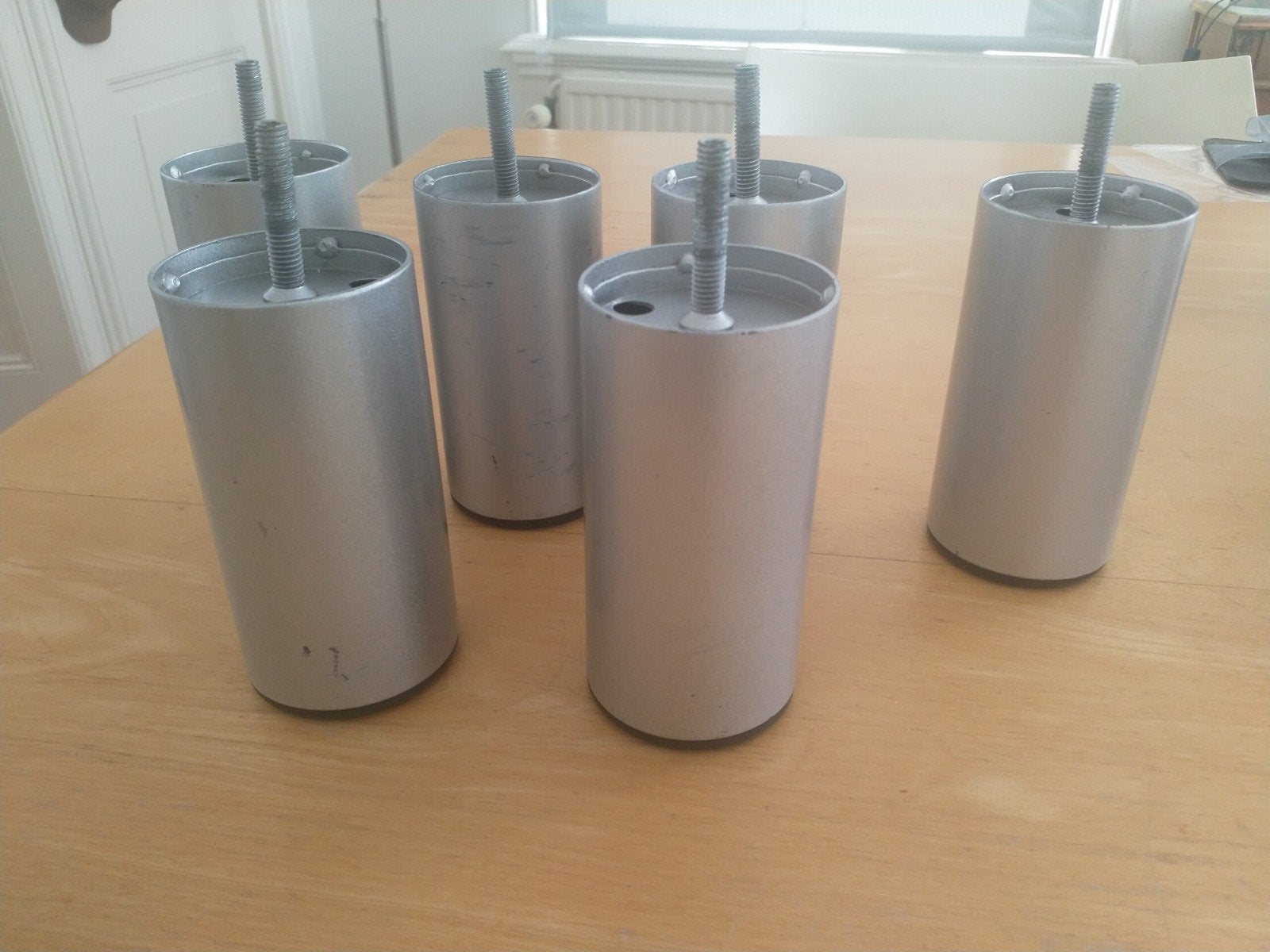 Bed/meubel poten staal 6 stuks
Hoogte 12 cm doorsnede 6 cm, Huis en Inrichting, Slaapkamer | Bedden, Verzenden, Metaal