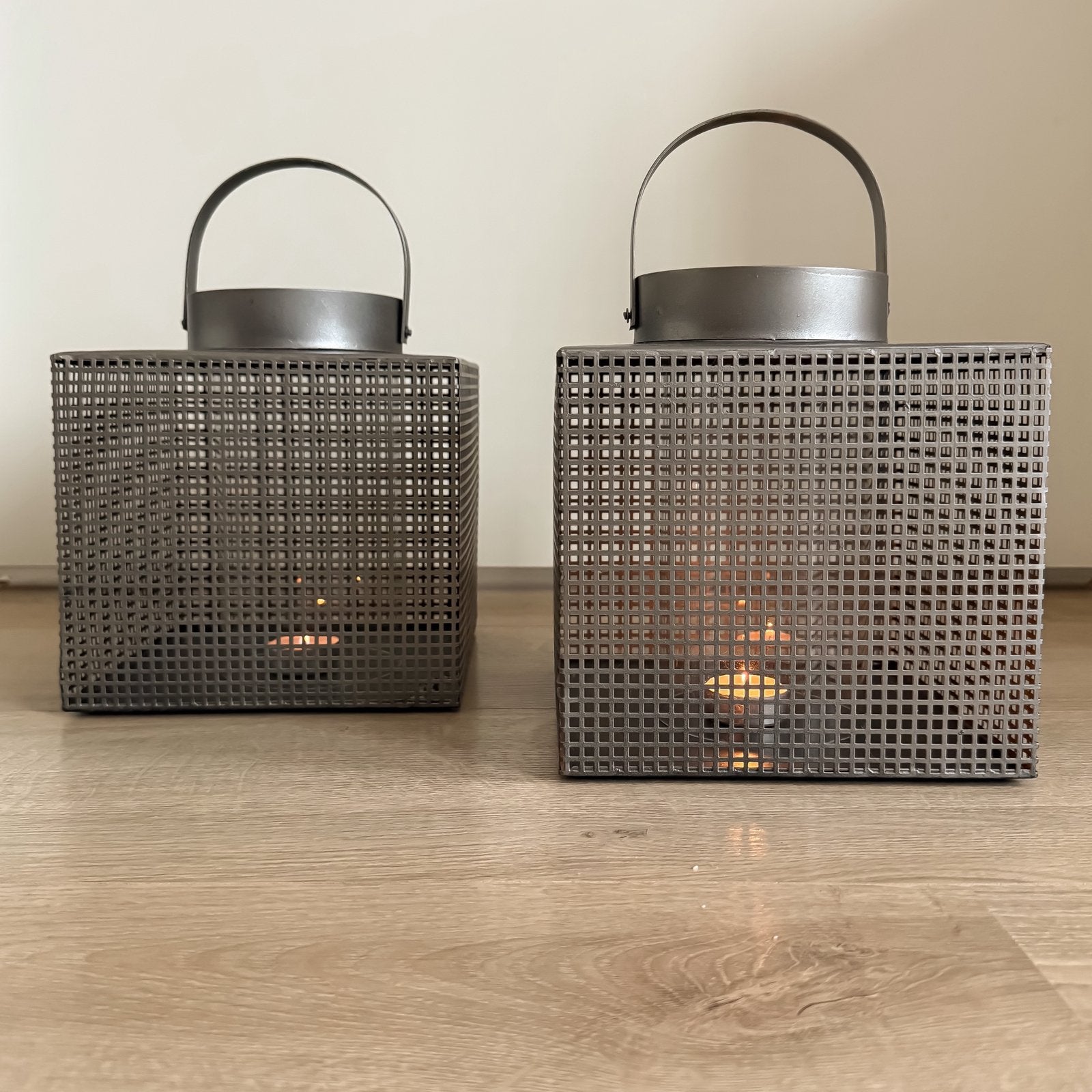 SET WINDLICHTEN Metaal met Glas & Handvat 2 Stuks, Ophalen, Zo goed als nieuw, Grijs, Metaal