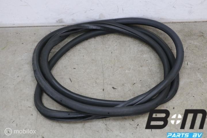 Portierrubber achterzijde VW Touran 1T 1T0867913K, Auto-onderdelen, Gebruikt