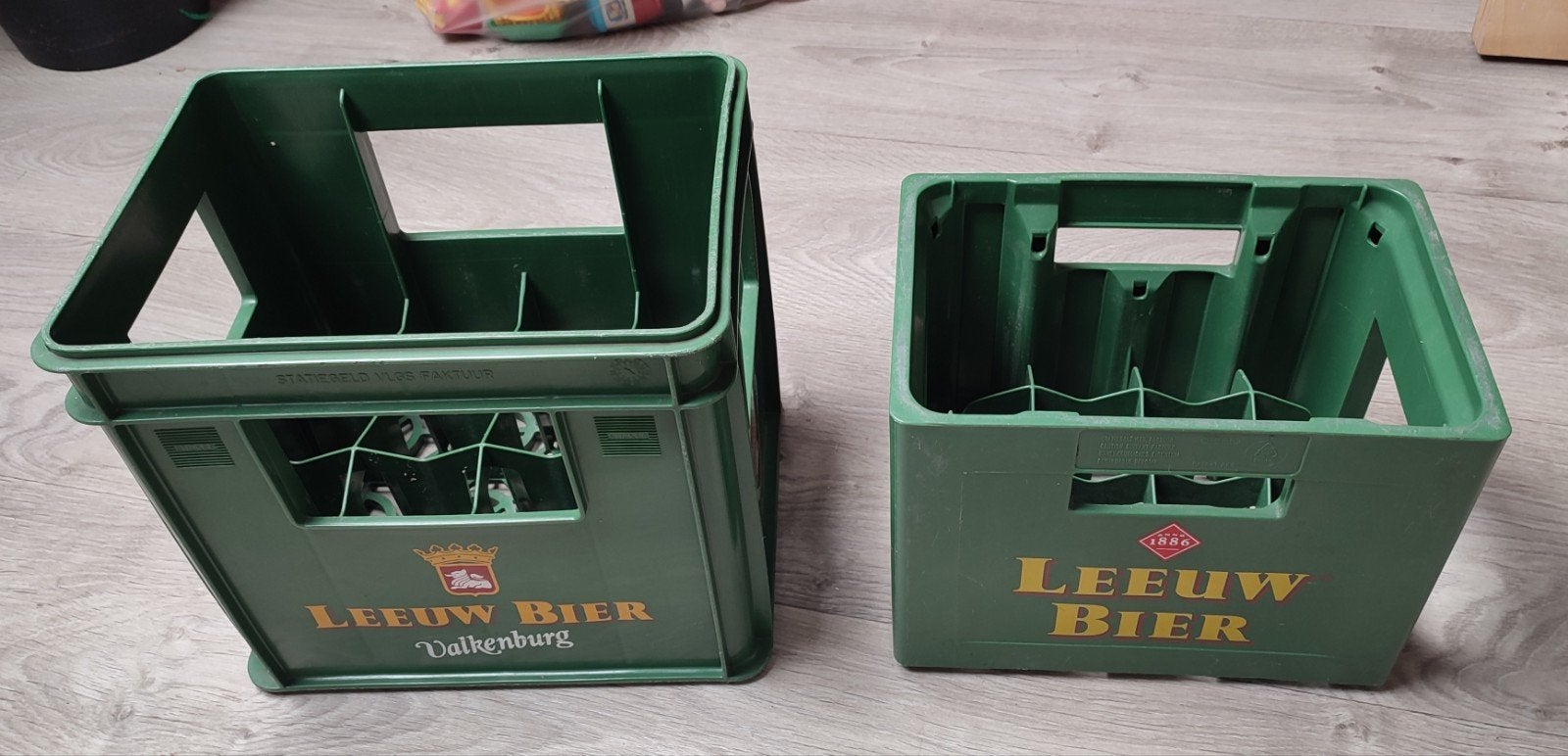 2 Leeuw Bier kratten - Verschillende formaten, Ophalen of Verzenden, Gebruikt, Overige typen, Leeuw