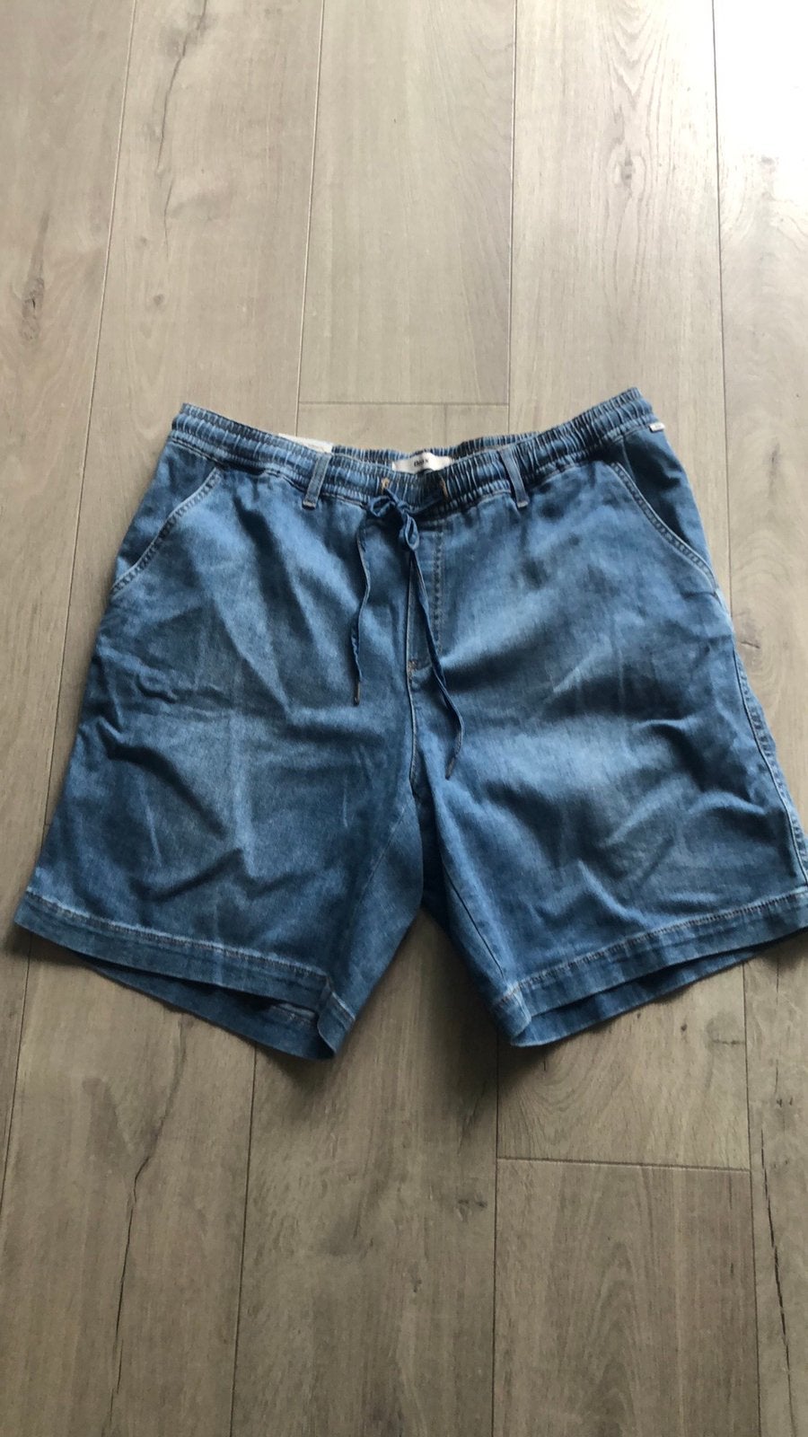 Brax korte jeans maat 42 en 44 nieuw, Kleding | Dames, Spijkerbroeken en Jeans, Ophalen of Verzenden, Nieuw, Blauw, W33 - W36 (confectie 42/44)