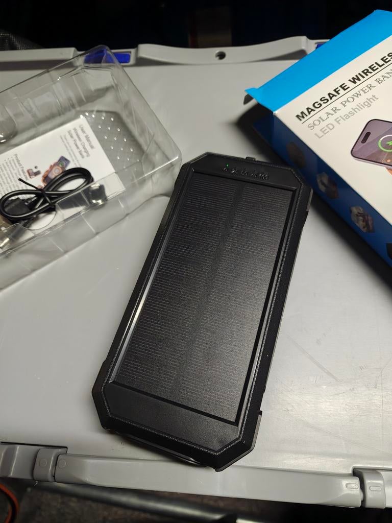 Partij MagSafe Draadloze Solar Powerbanks met Zaklamp, Telecommunicatie, Powerbanks, Ophalen of Verzenden, Nieuw, Onbekend