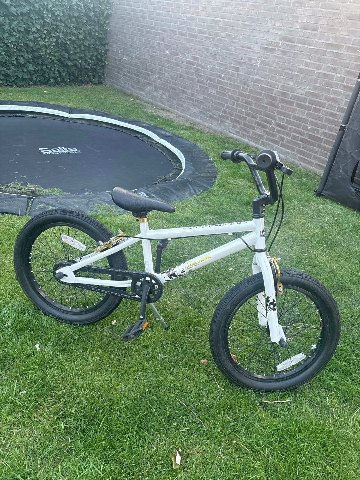 BMX Volare Kinderfiets wit met goud, 20 inch nieuwstaat, Ophalen of Verzenden, Zo goed als nieuw, Trommelrem, 20 inch of meer