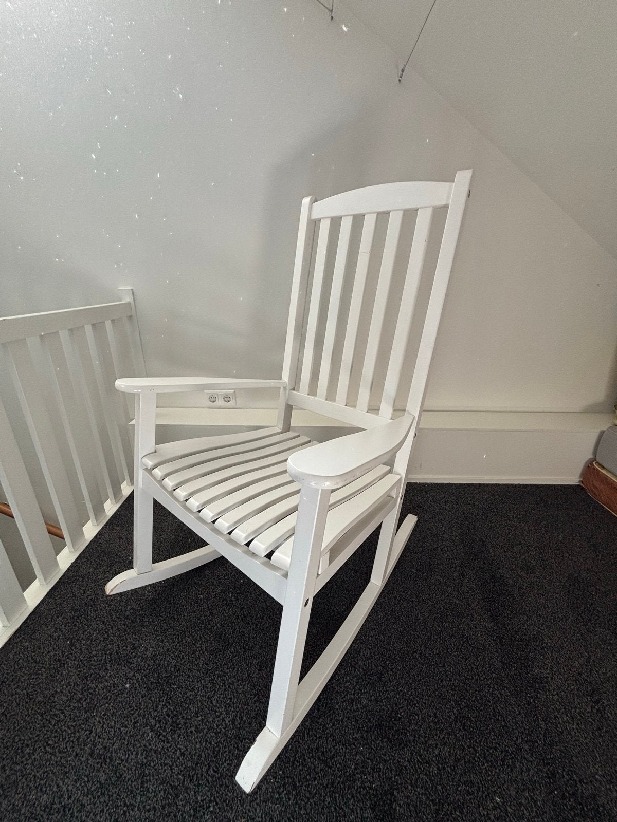 Witte schommelstoel, Huis en Inrichting, Stoelen, Ophalen, Wit, Zo goed als nieuw, Eén