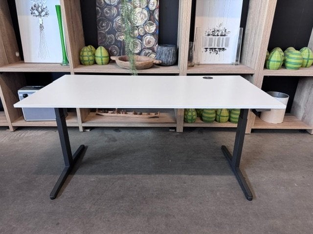 Ahrend Verstelbaar bureau met slinger +kabelgoot 100€/st,3st, Huis en Inrichting, 160 cm, Gebruikt, In hoogte verstelbaar, Metaal