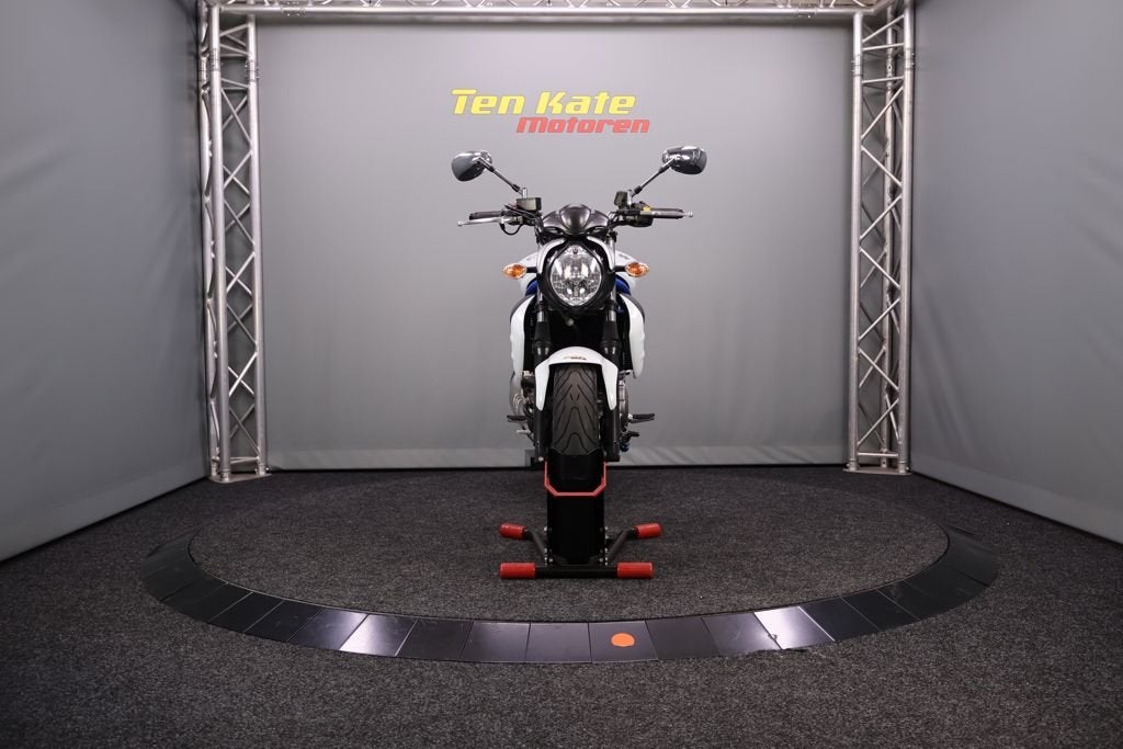 Suzuki SFV 650 Gladius, Handvatverwarming, Bedrijf, Meer dan 35 kW, 645 cc