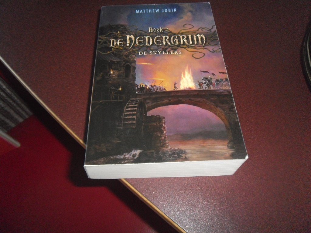 de nedergrim, boek 2 de skyllers, matthew jobin, Boeken, Ophalen of Verzenden