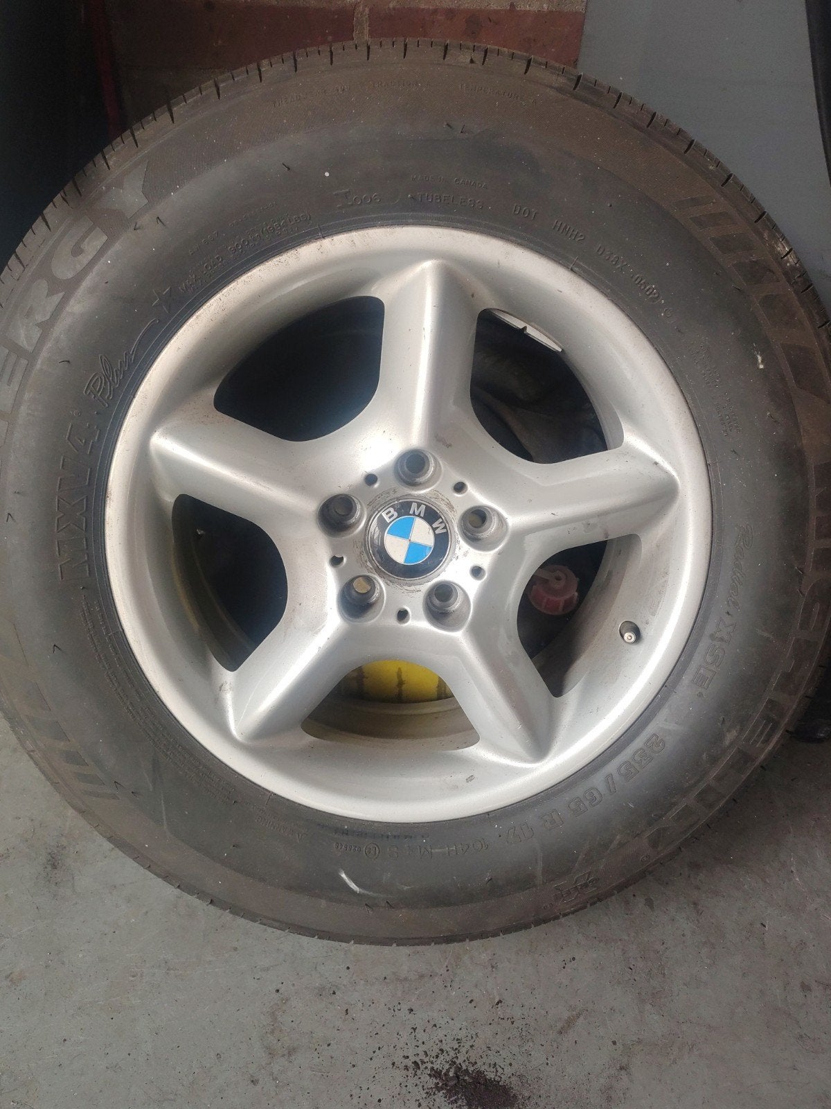 Velg met band voor BMW X5 E53 - 1 exemplaar, Ophalen, Gebruikt, Banden en Velgen, 17 inch