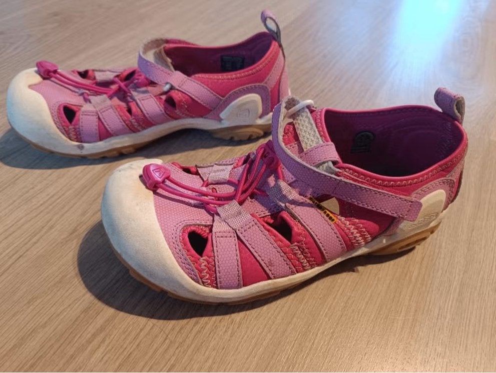 Keen sandalen maat 35 (22cm) waterproof, Gebruikt, Meisje, Overige typen, Ophalen of Verzenden