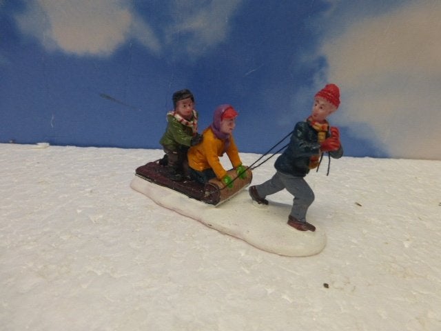 lemax the toboggan tug kerstdorp poppetjes figurines beeldje, Ophalen of Verzenden, Zo goed als nieuw
