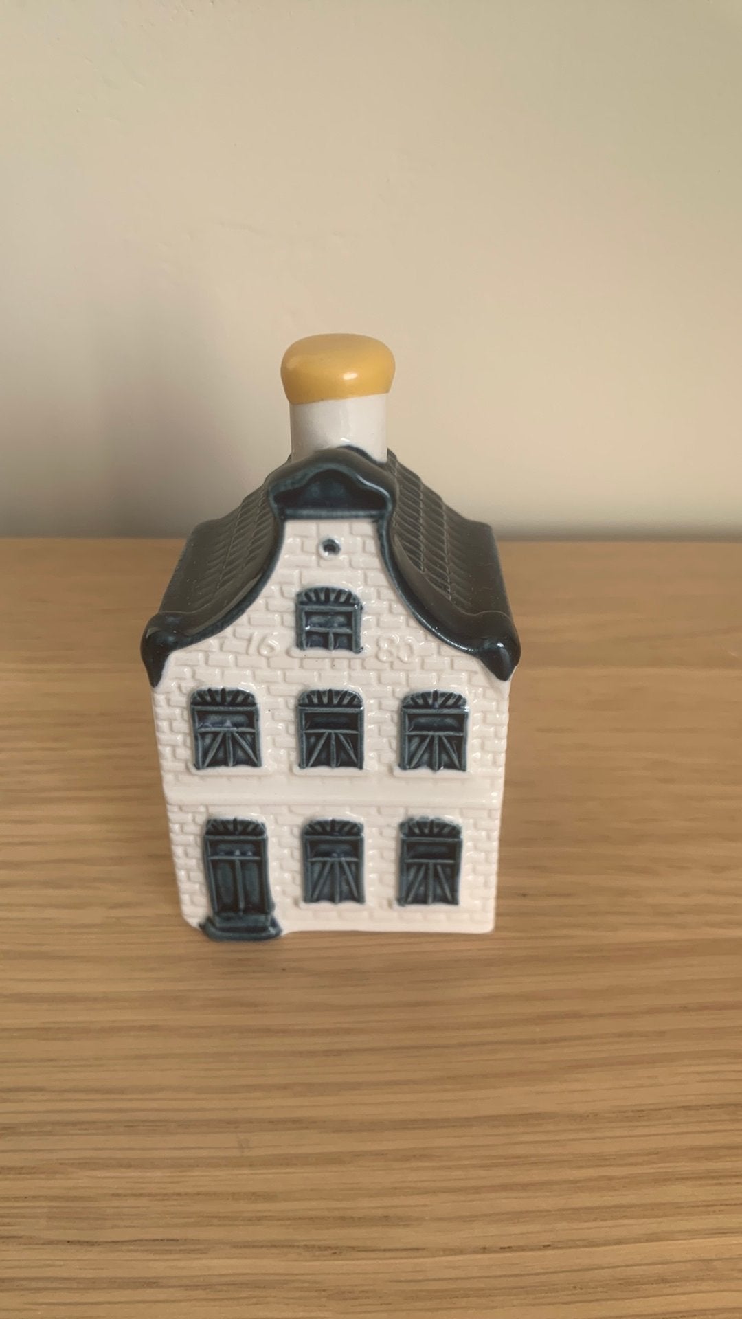 KLM huisje 5, Verzamelen, KLM Huisjes, Ophalen of Verzenden, Zo goed als nieuw, Gevuld