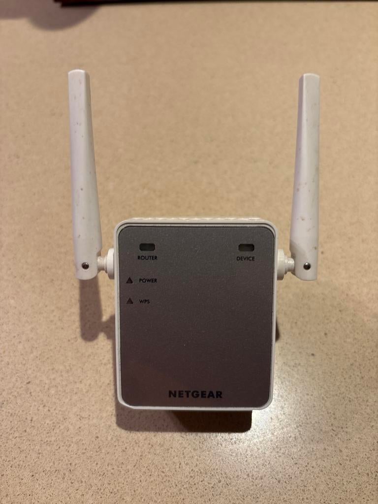 Netgear EX2700 WiFi Range Extender, Computers en Software, Routers en Modems, Gebruikt, Router, Ophalen of Verzenden