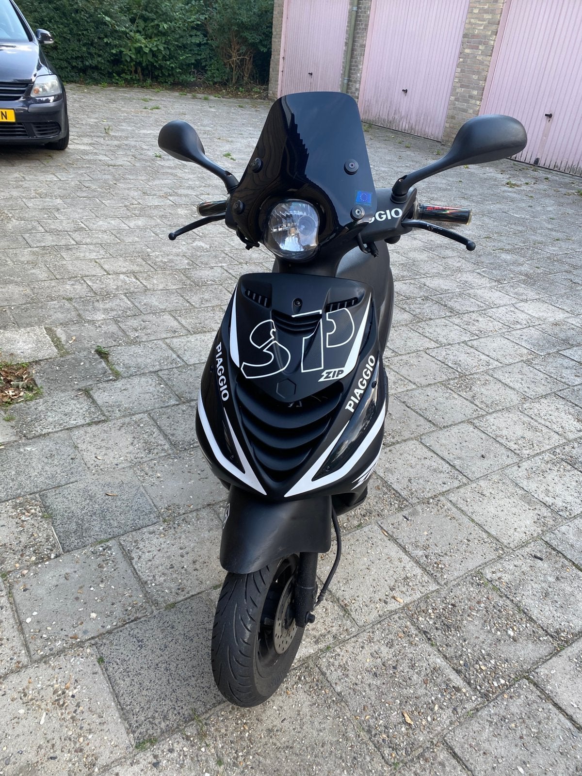 Piaggio zip 4t 2017, AKRA uitlaat, origineel alarm, Fietsen en Brommers, Ophalen, Maximaal 45 km/u, Zip, Zo goed als nieuw