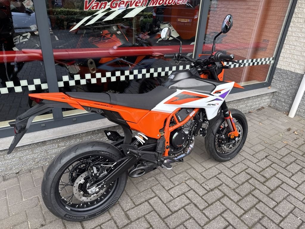 KTM 390 SMC R 2025, Motoren, Bedrijf, SuperMoto