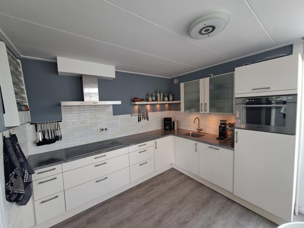 Brugman keuken met Bauknecht inbouwapparatuur, Huis en Inrichting, Ophalen, Gebruikt, Wit, Hoekkeuken