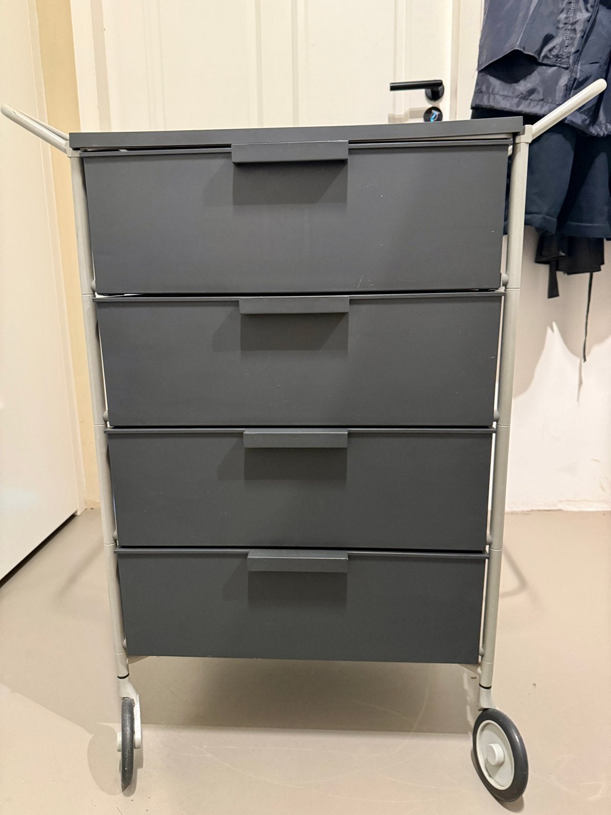 Kartell Mobil 4 ladekast met wielen, donkergrijs, Huis en Inrichting, Ophalen, Gebruikt, 3 of 4 laden, Minder dan 100 cm