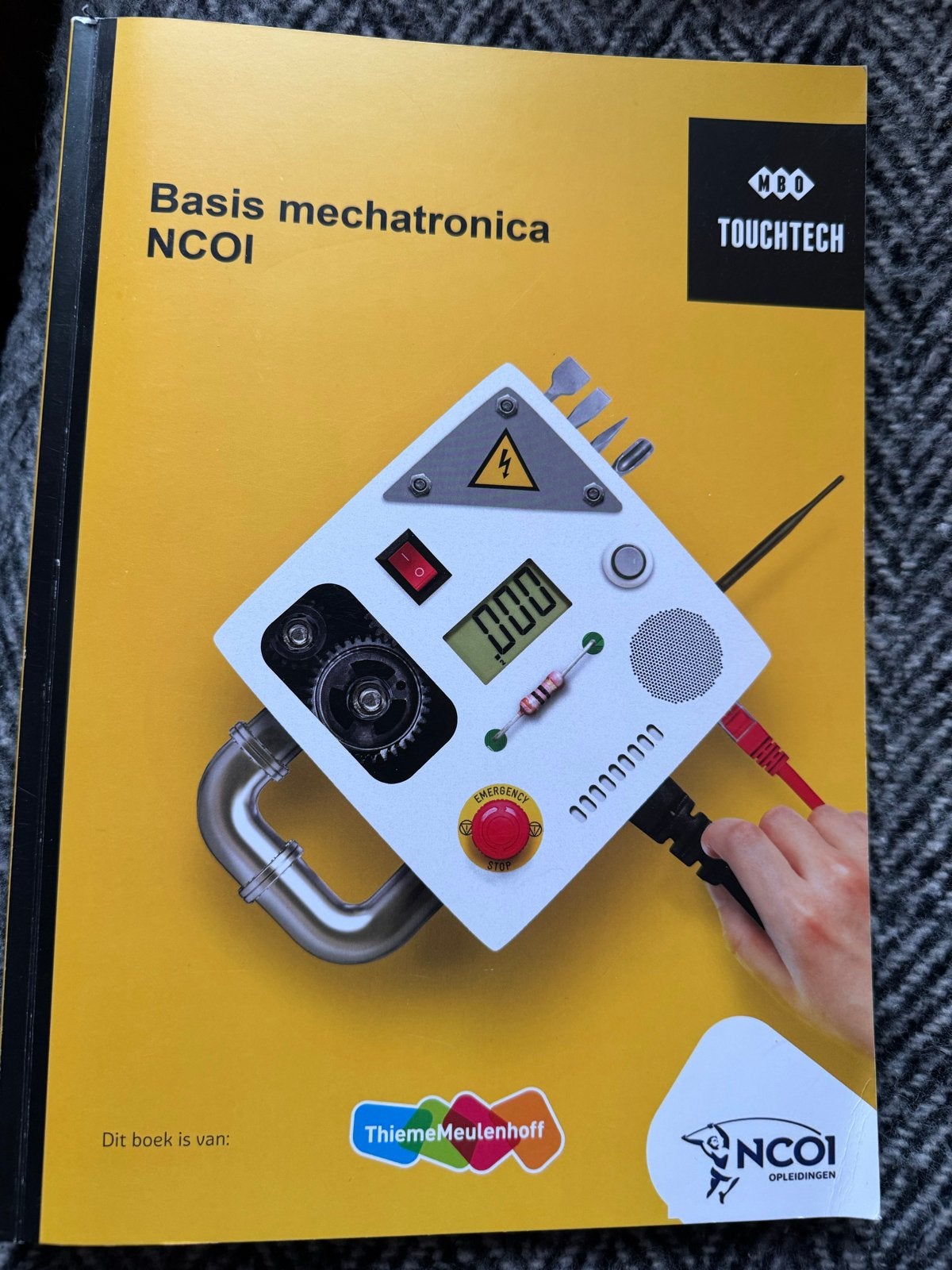 Basis Mechatronica NCOI - Touchtech Thiememeulenhoff, Ophalen of Verzenden, Zo goed als nieuw, Regeltechniek