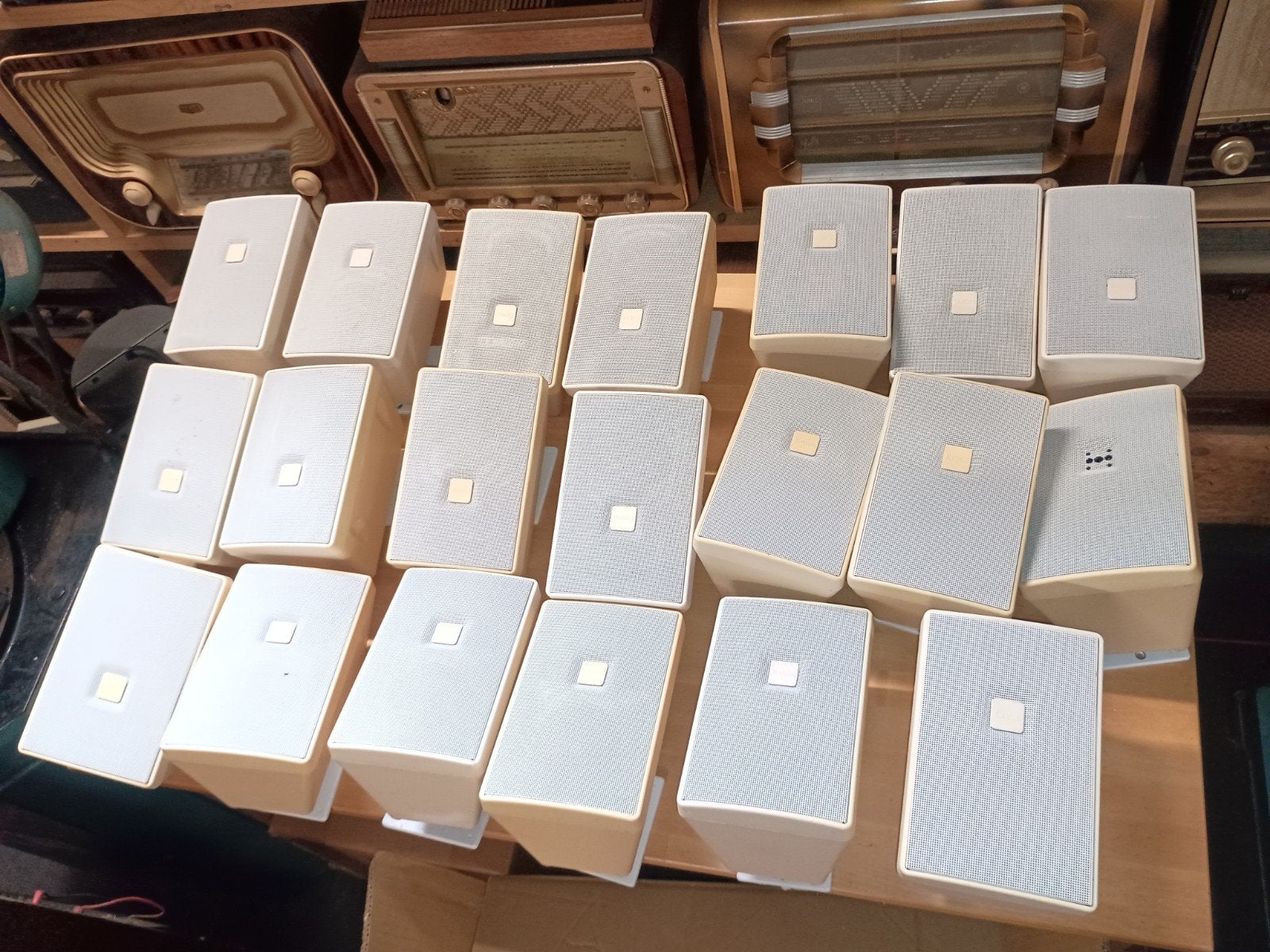 20x Extron SI 3 wand speakers met muurbeugels, Gebruikt, Inclusief muurbeugels, Overige typen, Minder dan 60 watt