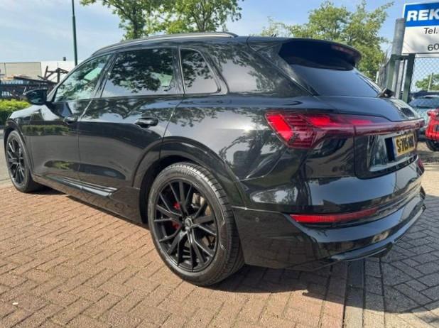 Audi e-tron 55 Quattro 408pk S Edition 95 kWh SOH 90,8% Zeer, 131 €/maand, Zwart, Leder en Stof, Zwart