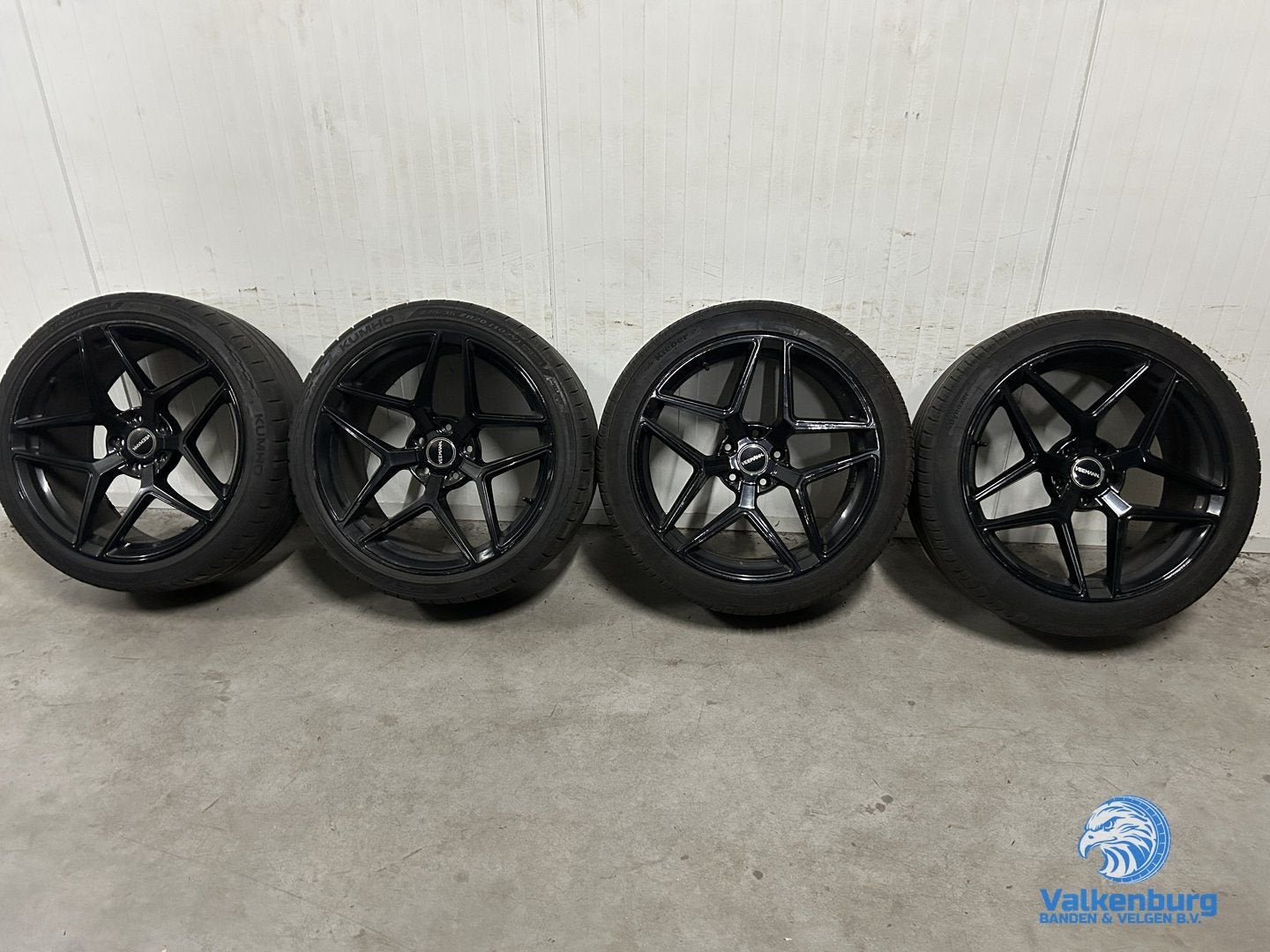 VW Transporter T5 GP T6 T6.1 T7 Multivan Bulli VEEMANN look, 255 mm, -, -, Banden en Velgen