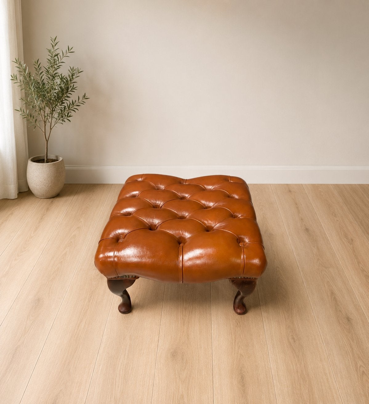 Klassieke Chesterfield Poef / Voetenbankje !!, Huis en Inrichting, Ophalen of Verzenden, Zo goed als nieuw, Vierkant