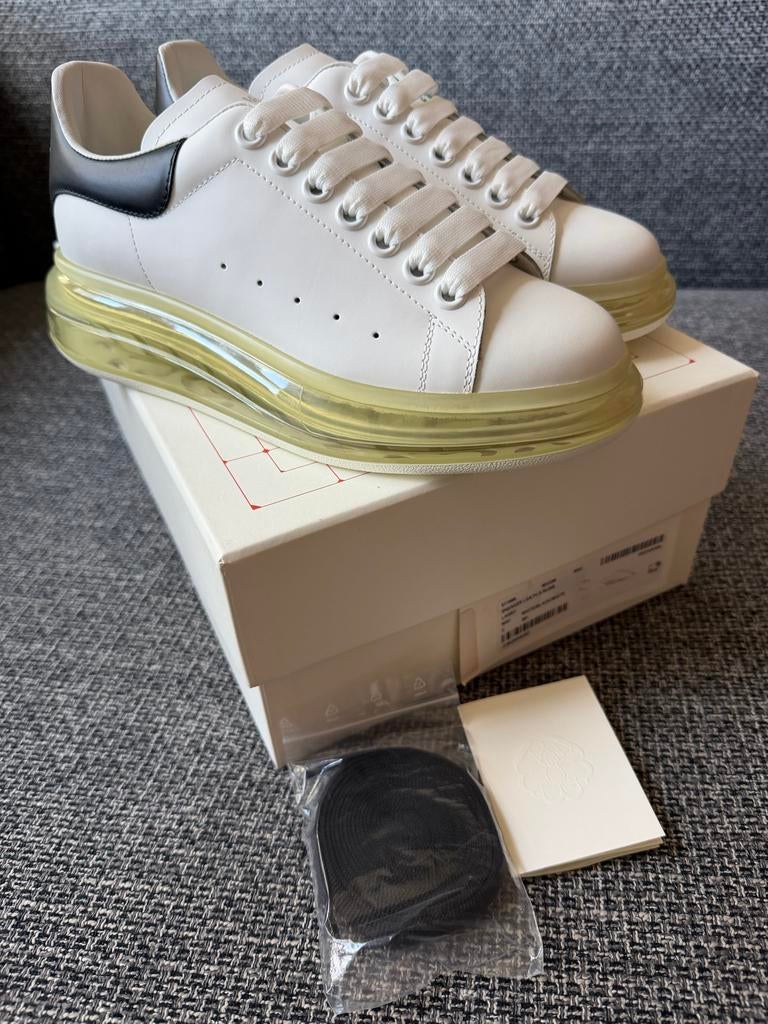 Alexander McQueen Larry Oversized Sneakers maat 38.5, Nieuw, Ophalen of Verzenden, Wit, Sportschoenen