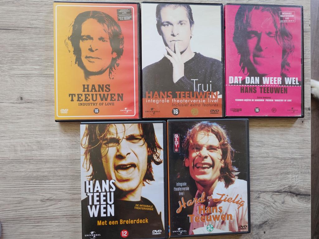 Hans Teeuwen 8x DvDs, Alle leeftijden, Ophalen of Verzenden, Zo goed als nieuw, Stand-up of Theatershow
