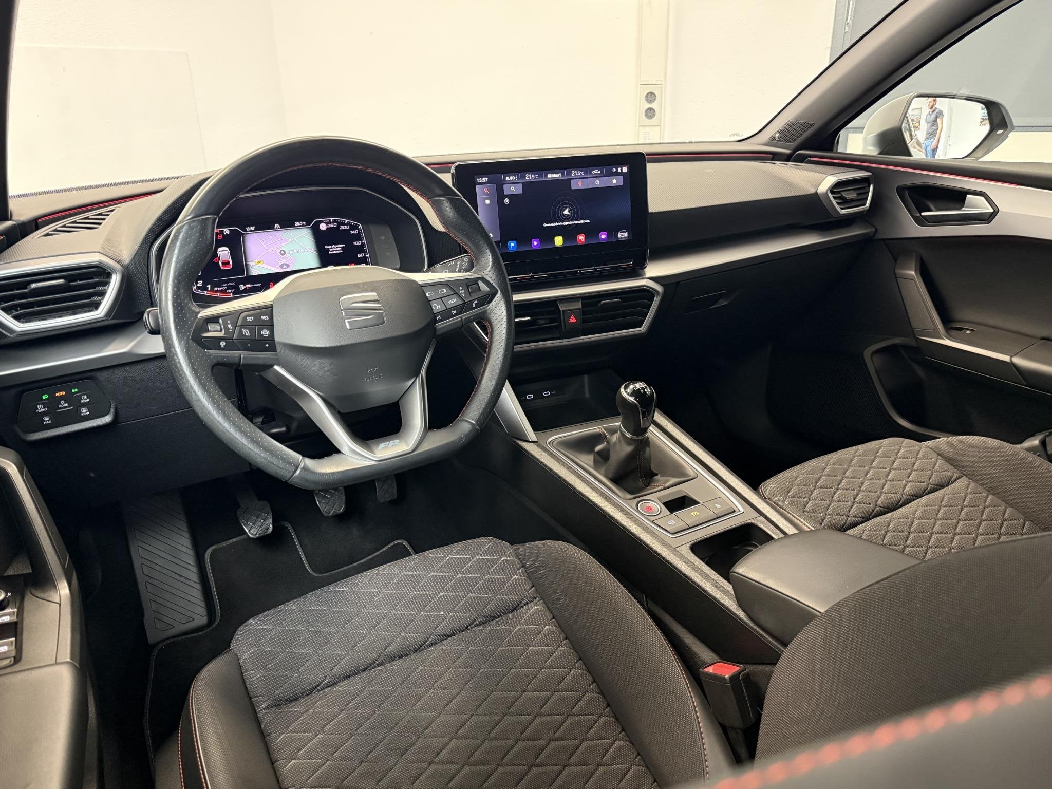 SEAT Leon Sportstourer 1.0 TSI FR | BEATS | CARPLAY | CAMERA, Auto's, Stof, Gebruikt, Origineel Nederlands, Handgeschakeld