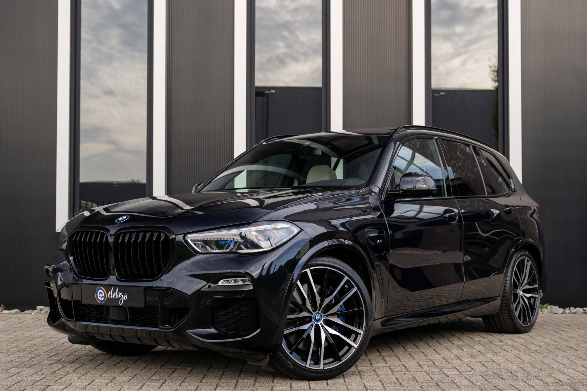 BMW X5 XDrive 45e High Executive M-Sport Pano|Laser|Trekhaak, Auto's, Dealer onderhouden, Gebruikt, 394 pk, Zwart