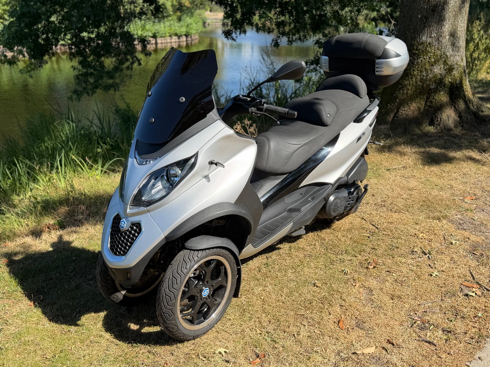 Piaggio MP3 500 Sport verwarmd zadel, handvatten, Akrapovic, Scooter, Particulier