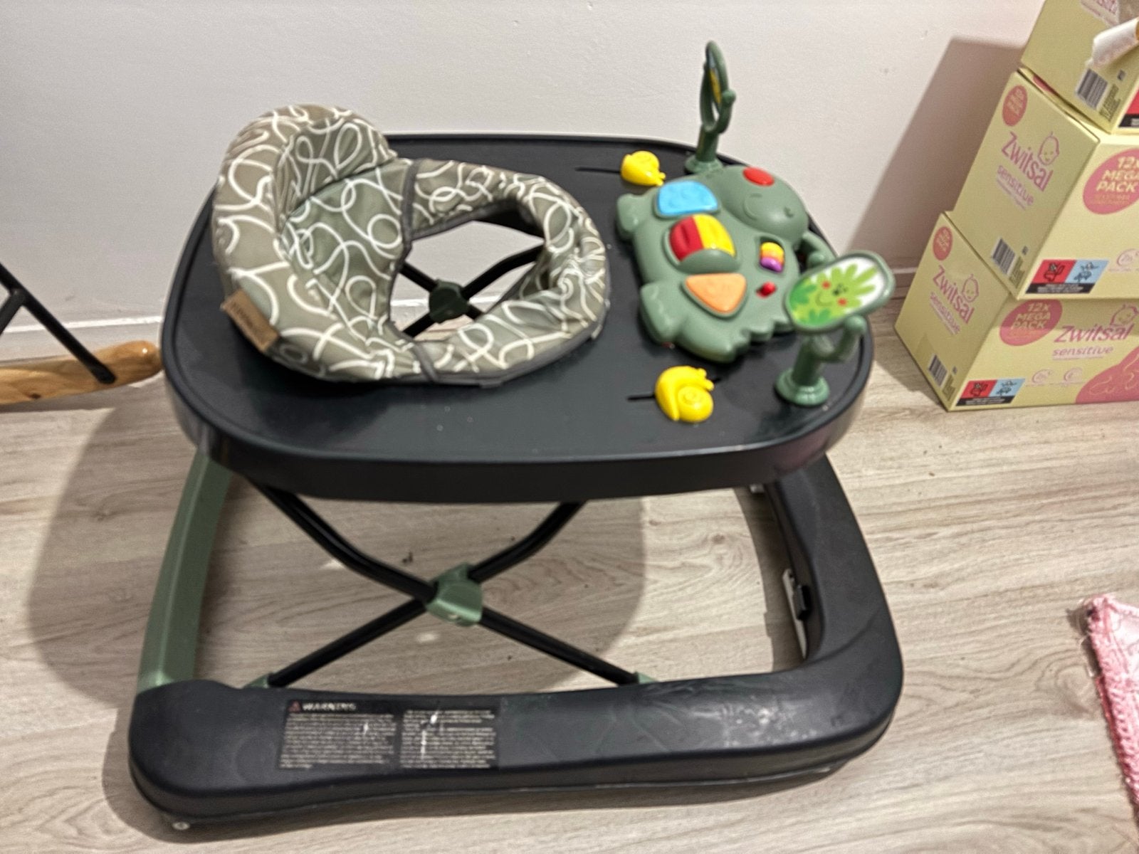 Babywalker met speelgoed en comfortabele zitting, Ophalen, Gebruikt