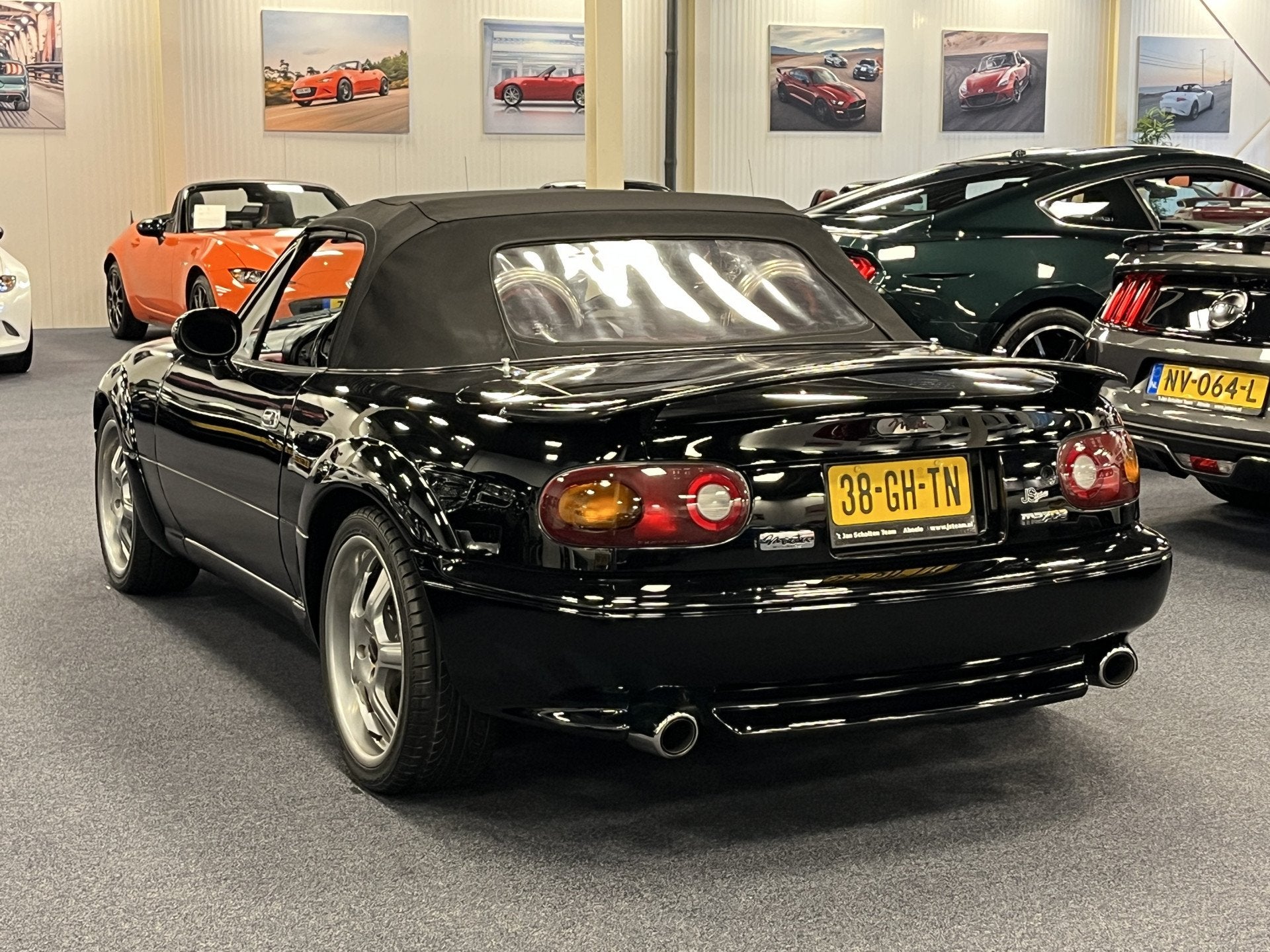 Mazda MX-5 NA Roadster 1.6i Miata Black-Red Edition CDN Post, foto 11