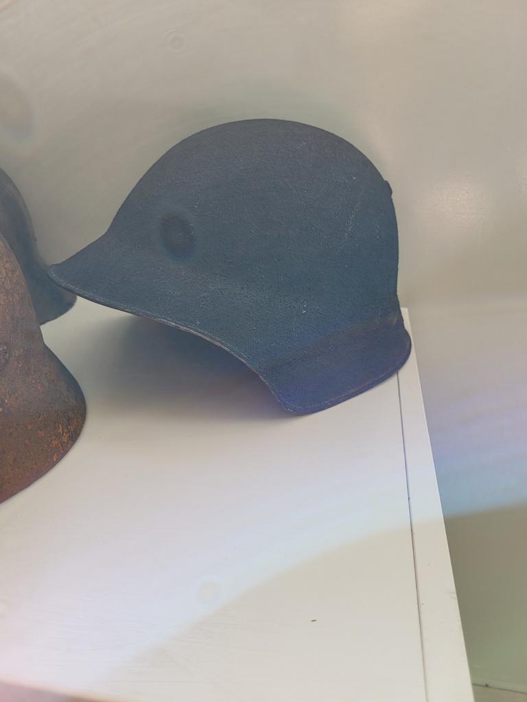 Swiss helm ww2, Ophalen of Verzenden, Helm of Baret