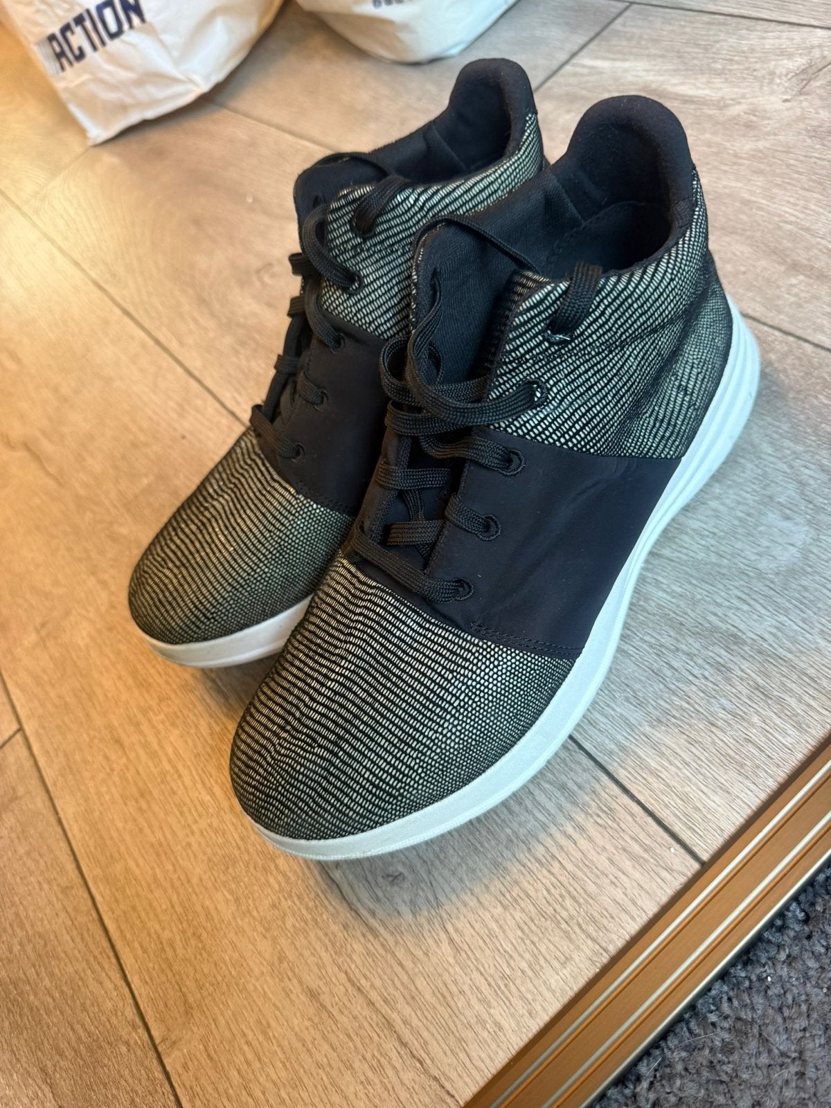 Fit flop sneakers, maat 41, Ophalen of Verzenden, Zo goed als nieuw, Zwart, Sneakers of Gympen