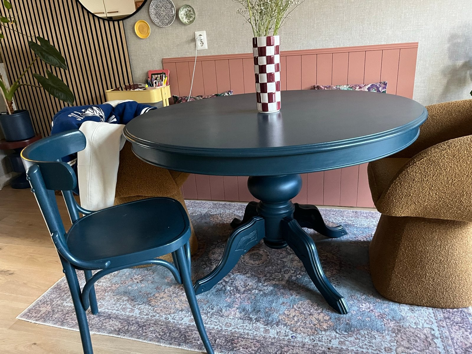 Stijlvolle donkerblauwe eettafel, 100 tot 150 cm, Ophalen of Verzenden, Zo goed als nieuw, 150 tot 200 cm
