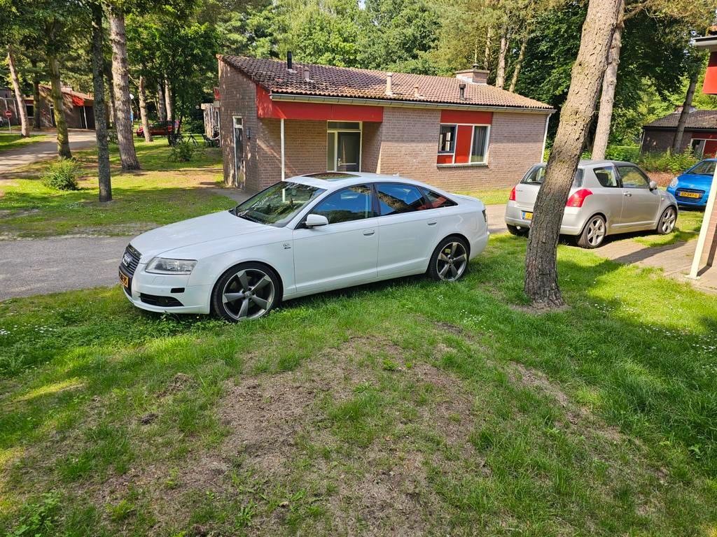 Audi 2008 Wit, 4200 cc, Wit, 10 km/l, 350 pk