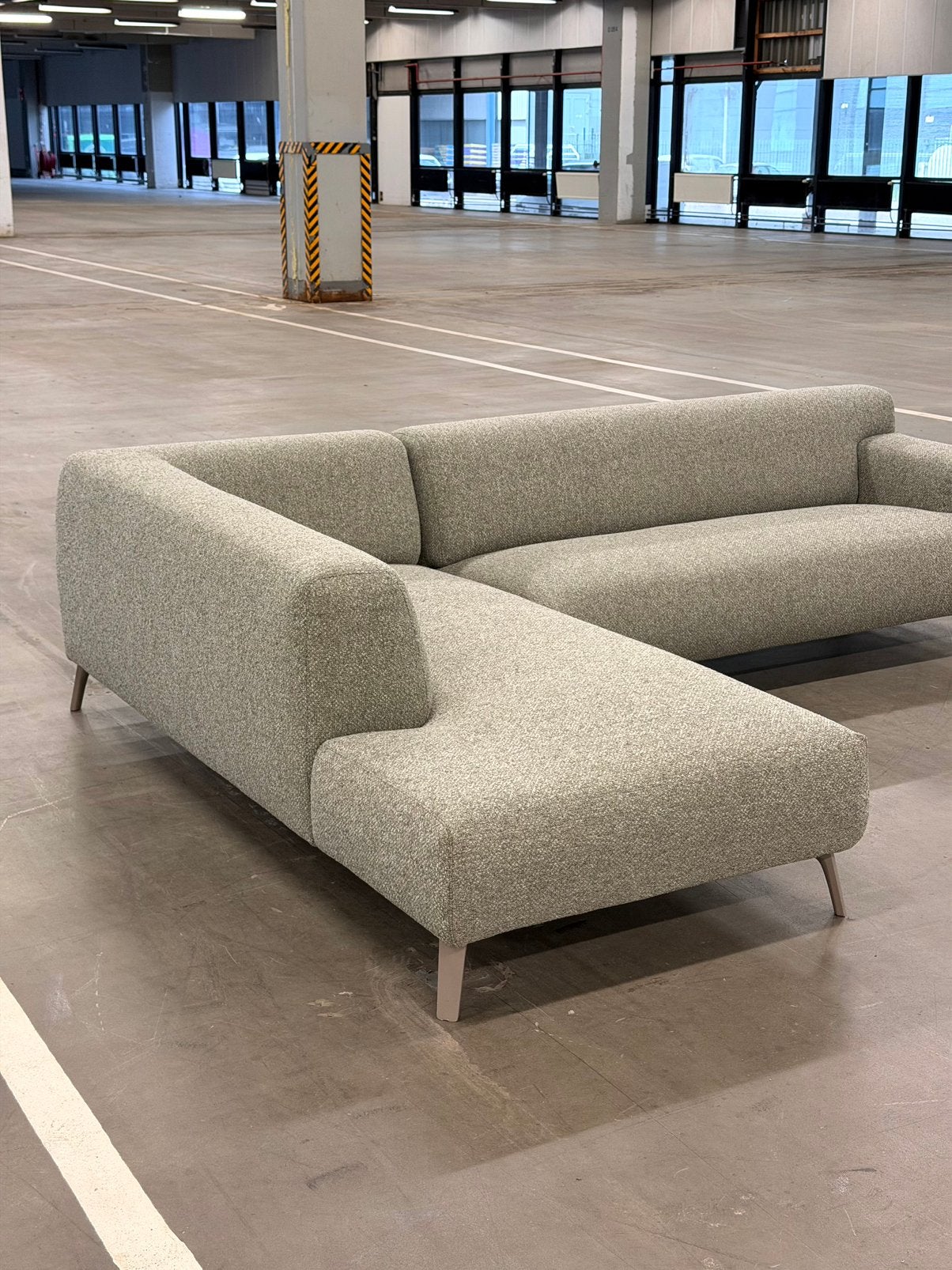 Leolux Oscar Hoekbank | Herb | NIEUWSTAAT + Garantie, Huis en Inrichting, Banken | Bankstellen, Overige materialen, Hoekbank, 300 cm of meer