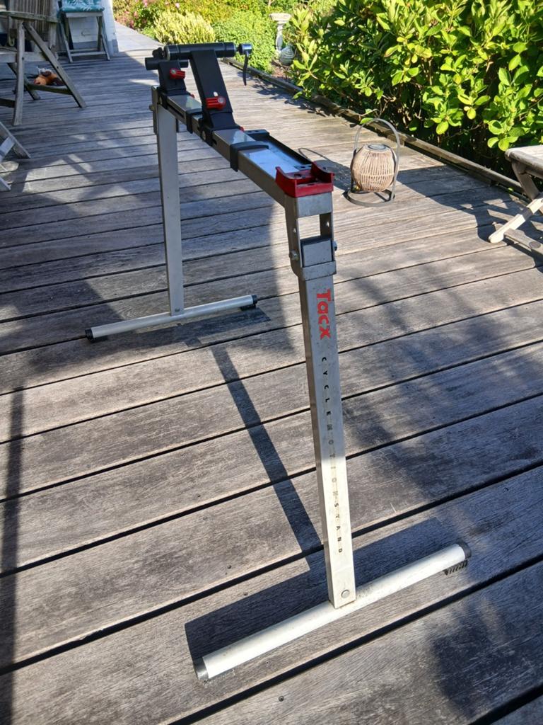Fiets reperatie standaard, Ophalen