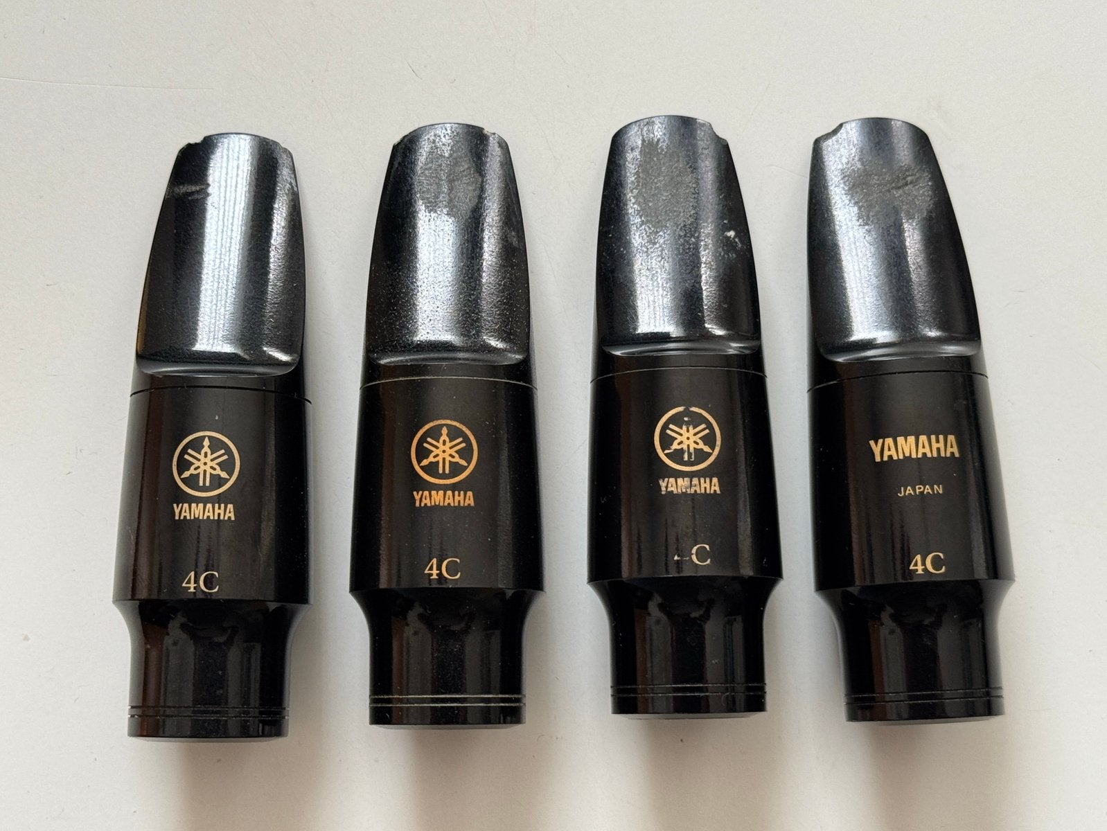 4 Yamaha 4C Kunststof Alt Saxofoon mondstukken met schade, Muziek en Instrumenten, Blaasinstrumenten | Saxofoons, Ophalen of Verzenden